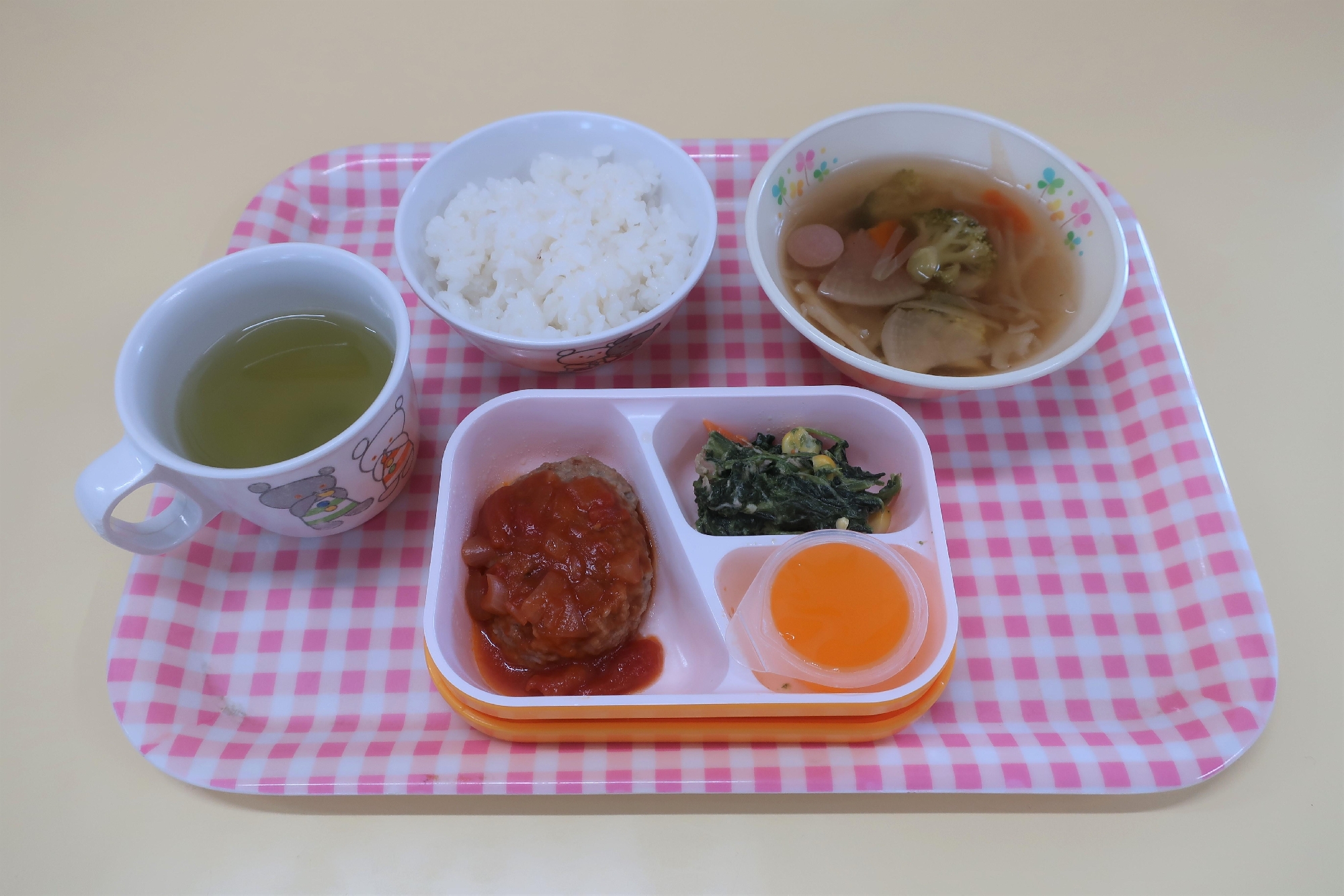 ４月２８日(金)３歳児からの給食(たんぽぽ１組)